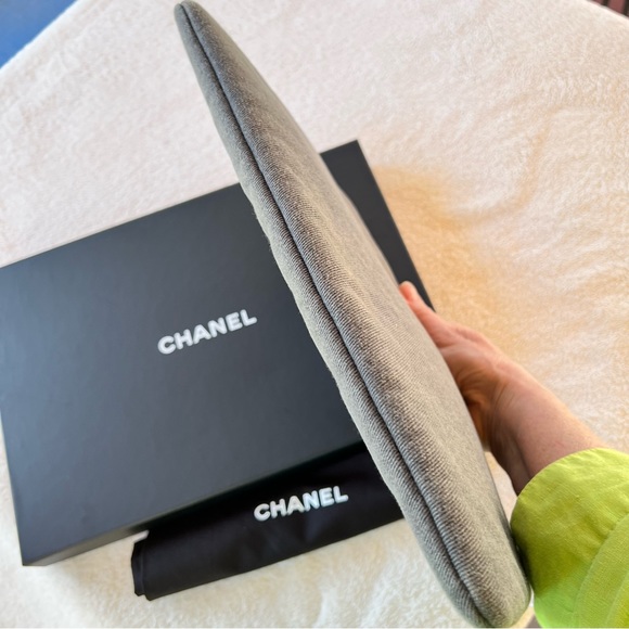 CHANEL DEAUVILLE LARGE CLUTCH POUCH GRAY WITH BLACK SEQUINS LIKE NEW - Picture 3 of 9